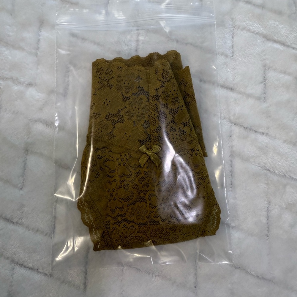 Nwt $12 Aerie American Eagle Vintage Lace Thong Panty Underwear Green Yellow M - Picture 7 of 7